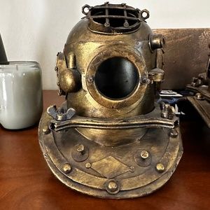 BEAUTIFUL DECORATIVE DEEP SEA DIVER HELMET